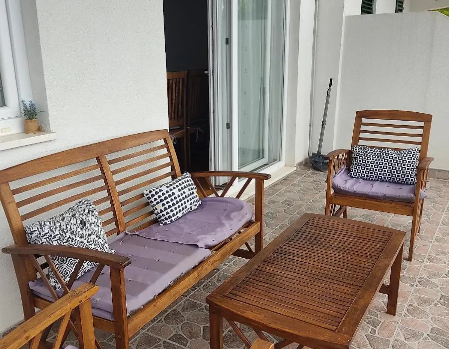 Apartmani Mira Brela-1